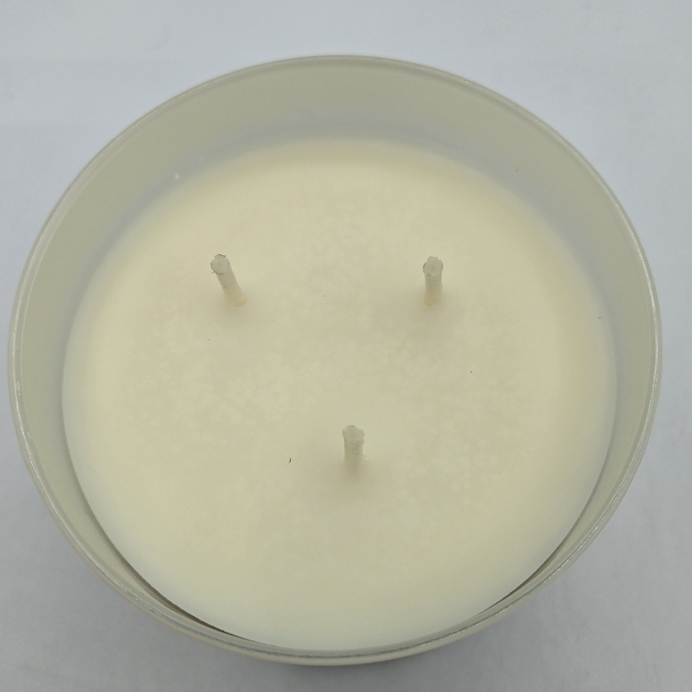 Bath and Body Works Vanilla Bean Noel 3 wick Candle - Picture 3 of 5